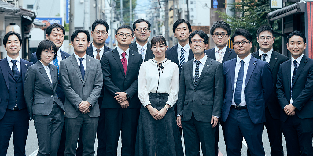 特徴① 生徒一人に対し13名の講師陣がチームで指導