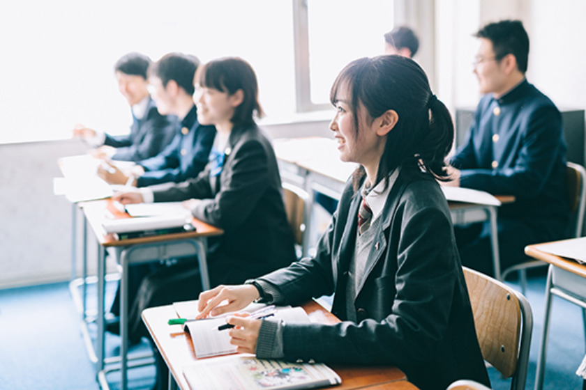 学力向上の一因は姿勢にあり! ~勉強効率がUPする「正しい姿勢」とは?~