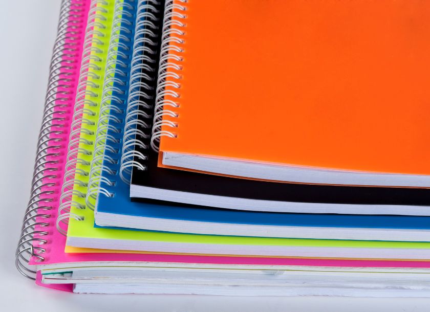 ノートの色分けは3色がおすすめ！ルールづくりのヒントやメリットなどを解説