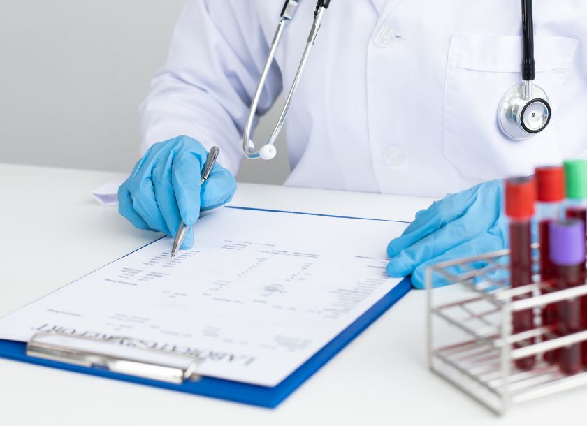 医 系 技官 に なるには